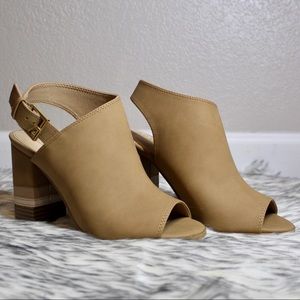 Block heel sandals